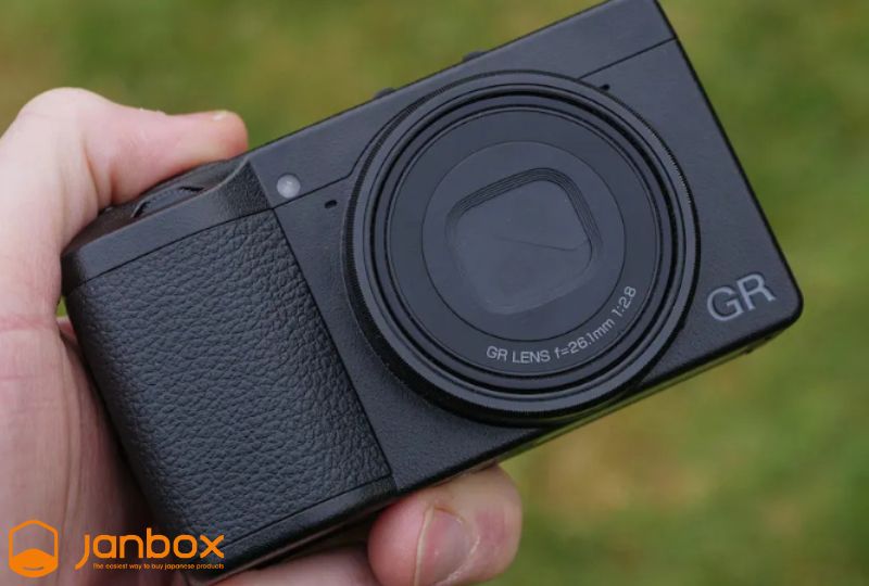 Compact-camera