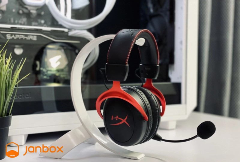 The-HyperX-Cloud-II-Wireless-headset