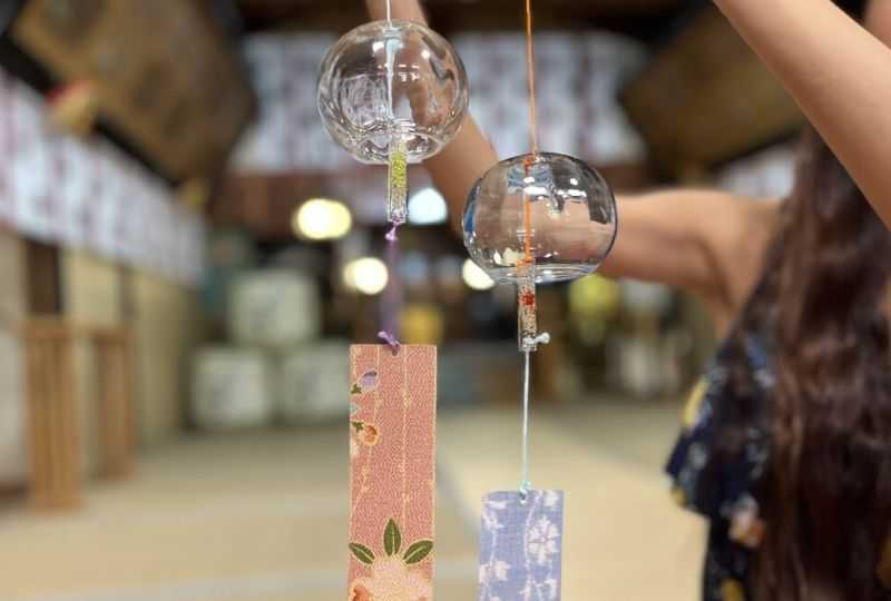 Japanese-wind-chimes-are-handcrafted-from-glass-metal-or-ceramic